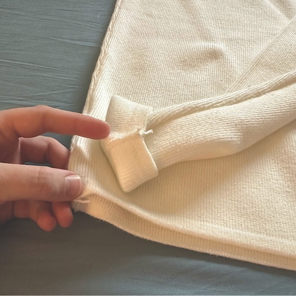 Single Sleeve Sweater - Picture 7 of 11